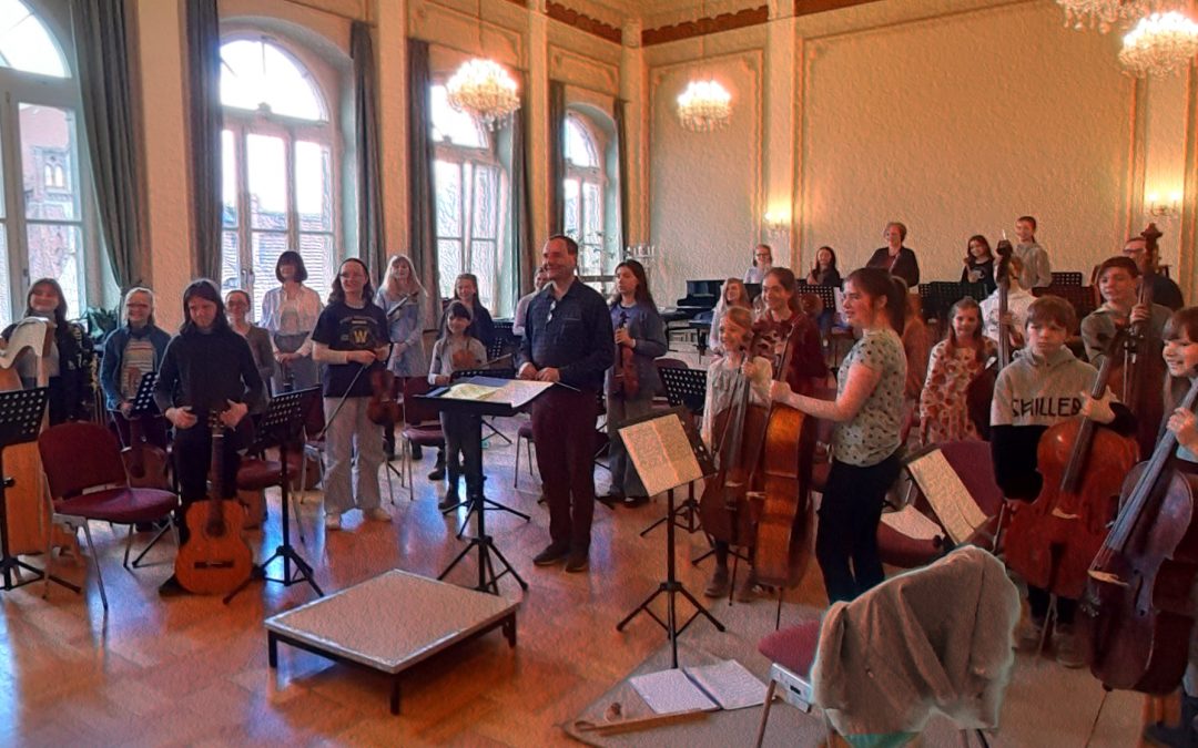 Gemeinsame Probe des Mixtura-Orchesters in Löbau